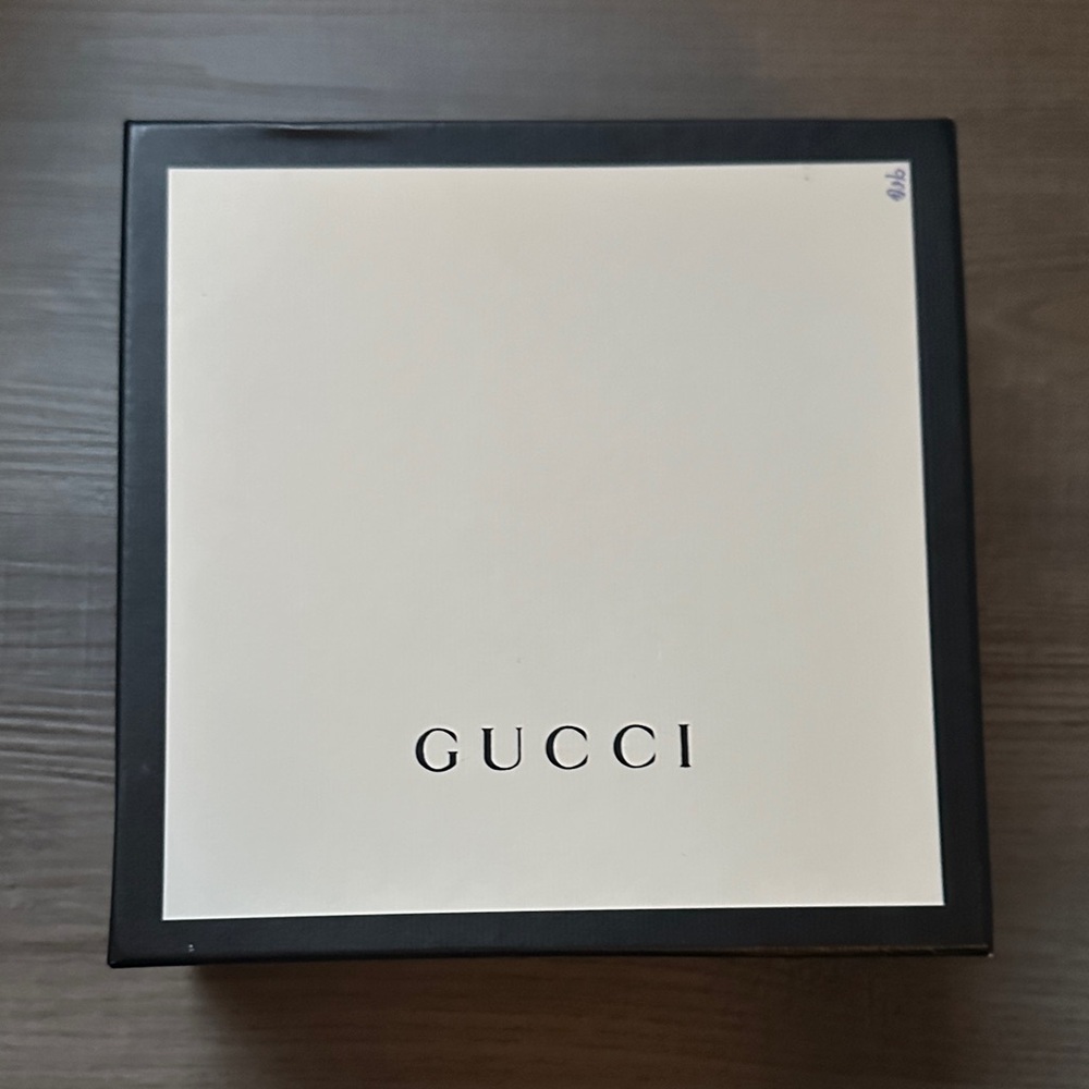 Gucci Black and Cream Belt Gift Box